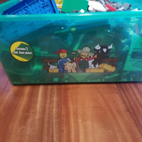 Legos 17 lbs. & Star Wars Lego Character Encyclopedia - Picture 5 of 8